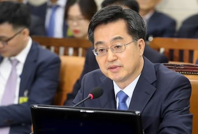 Finance Minister Kim Dong-yeon (Yonhap)