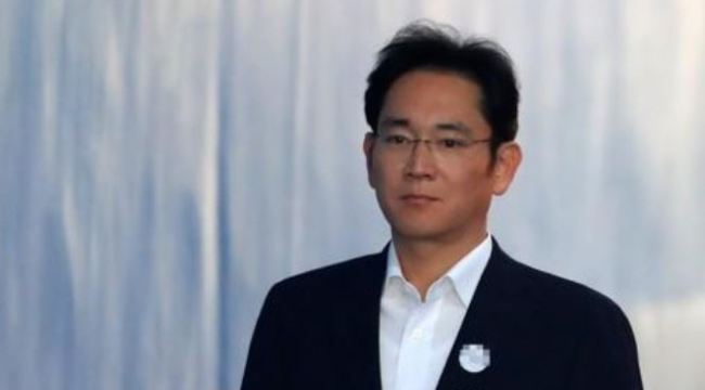 Lee Jae-yong, vice chairman of Samsung Electronics Co., enters the Seoul High Court in this file photo taken Nov. 29, 2017. (Yonhap)