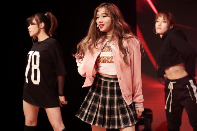 Kriesha Chu performs during a media showcase for her first EP “Dream of Paradise” in Seoul on Wednesday. (Yonhap)