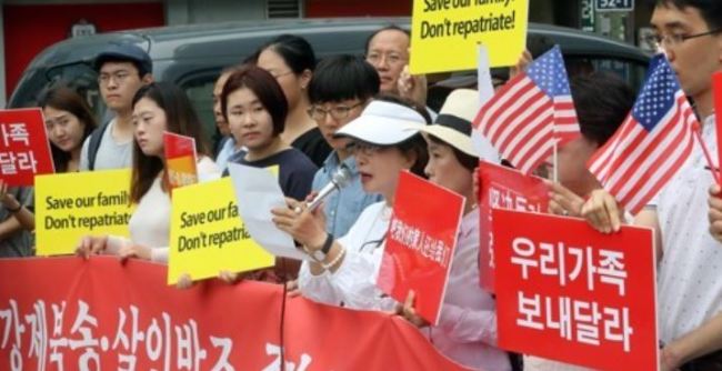 A group of North Korean defectors, who have settled in South Korea, calls for China to not send seized North Korean defectors back to the North and release them during a press conference in front of the Chinese Embassy in Seoul on Aug. 9, 2017. (Yonhap)