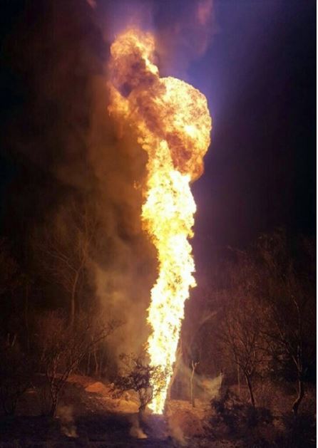 Pillar of fire from oil pipeline (Yonhap)