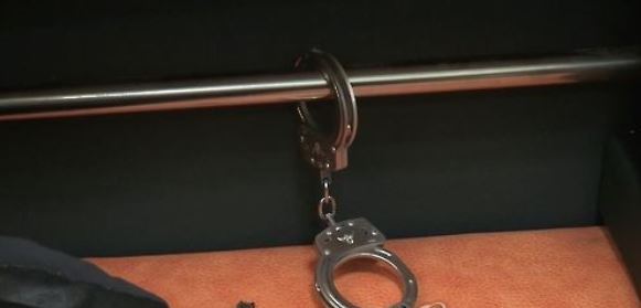 Handcuffed during the treatment(Yonhap)