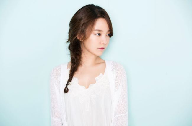 Younha (C9 Entertainment)