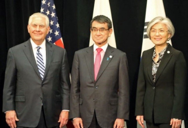 US Secretary of State Rex Tillerson, Japanese FM Taro Kono and South Korean FM Kang Kyung-hwa (Yonhap)
