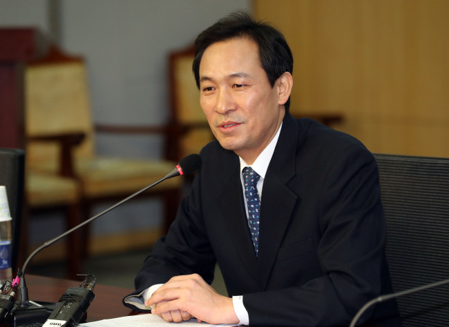 더불어민주당 우상호 의원이 21일 오전 국회 의원회관에서 열린 서울시장 출마 의사를 공식화하는 기자간담회에서 출마 결심의 배경을 설명하고 있다.[사진=연합뉴스]
더불어민주당 우상호 의원이 21일 오전 국회 의원회관에서 열린 서울시장 출마 의사를 공식화하는 기자간담회에서 출마 결심의 배경을 설명하고 있다.[사진=연합뉴스]