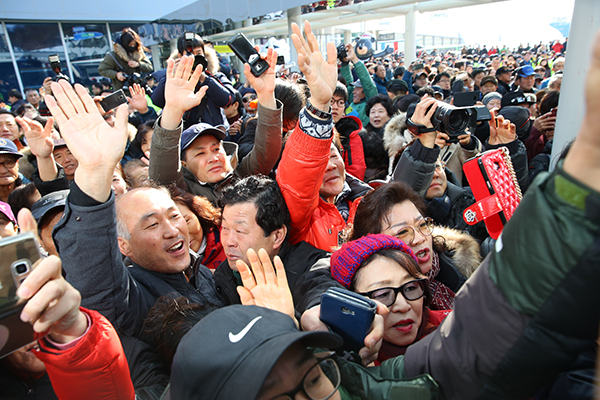 North Korean delegation arrives in Gangneung (Yonhap)