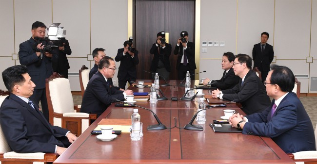 Speculation rises that inter-Korean military talks may not occur until Olympics