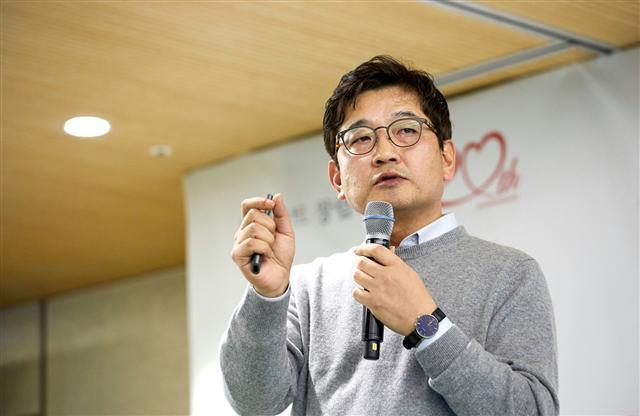 롯데마트는 올해 ‘건강이 모든 것’(Health is Everything)을 모토로 삼으며 건강가치 제안 전문회사로 나아가기로 했다. 사진은 롯데마트 서울역점.  [제공=롯데마트]