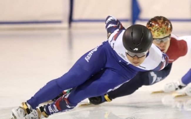In this file photo taken July 17, 2017, Victor An, Russian short track speed skater born Ahn Hyun-soo in South Korea, trains at Korea National Sport University in Seoul. (Yonhap)
