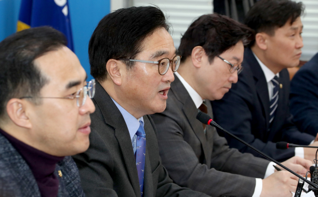 더불어민주당 우원식 원내대표가 24일 국회에서 열린 원내대책회의에서 발언하고 있다.[사진=연합뉴스]
더불어민주당 우원식 원내대표가 24일 국회에서 열린 원내대책회의에서 발언하고 있다.[사진=연합뉴스]