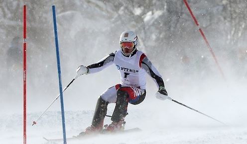 In this file photo taken Feb. 25, 2017, South Korean alpine skier Jung Dong-hyun competes in the men's slalom event at the Asian Winter Games in Sapporo, Japan. (Yonhap)