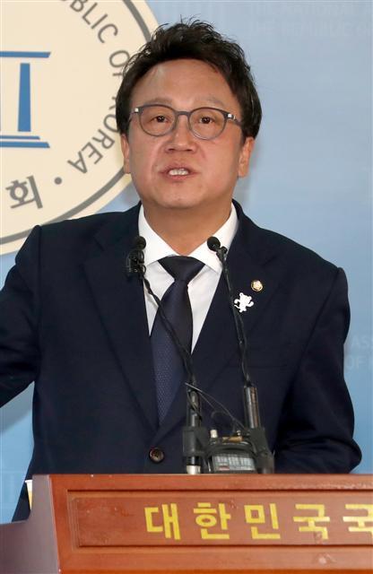 민병두 “가상화폐 거래, 금융업 법적지위 부여”