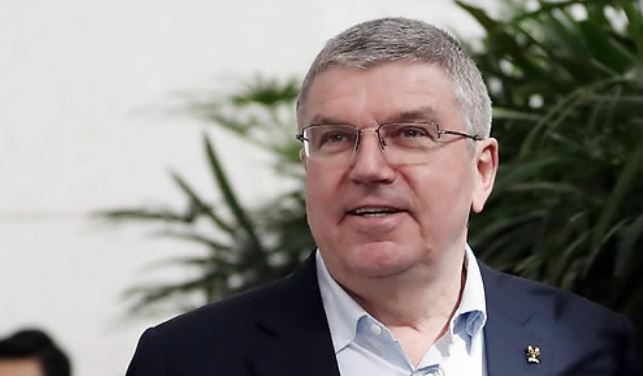 IOC president Thomas Bach speaks to reporters upon arriving at Incheon International Airport on Jan. 30, 2018. (Yonhap)