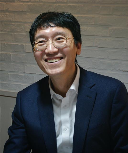 △사법연수원 29기 △광주지검 해남지청장 △법무부 법무연수원 대외연수과장 △現 인천지검 공안부장