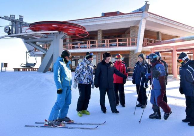 A 12-member South Korean advance team visits North Korea’s Masikryong Ski Resort to inspect the venue for a joint ski training. The three-day trip began on Jan. 23. (Yonhap)