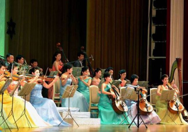The Samjiyon art troupe performs in Pyongyang, North Korea, on Feb. 19, 2015. (Yonhap)