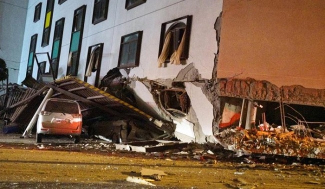 A large hotel in Taiwan's northeastern city of Hualien has partially collapsed after a 6.4 Magnitude earthquake late Tuesday night. (AFP)