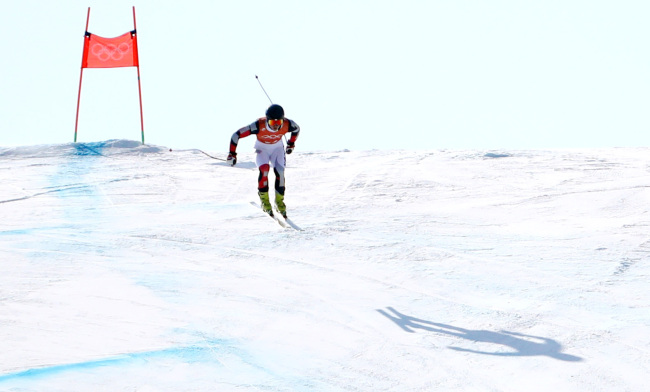 South Korean alpine skier Kim Dong-woo rides on a slope at Jeongseon Alpine Centre in Jeongseon, Gangwon Province, on Feb. 8, 2018. (Yonhap)