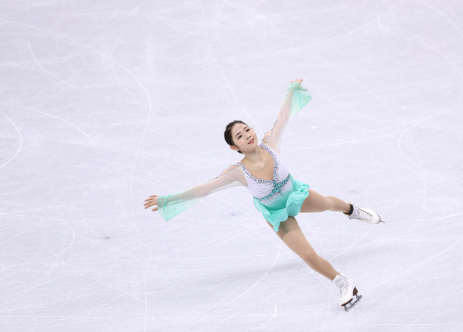 Korea's Choi Da-bin skates in the ladies' singles short program for the figure skating team event of the 2018 PyeongChang Winter Olympics in the Gangneung Ice Arena on Feb. 11, 2018. (Yonhap)
