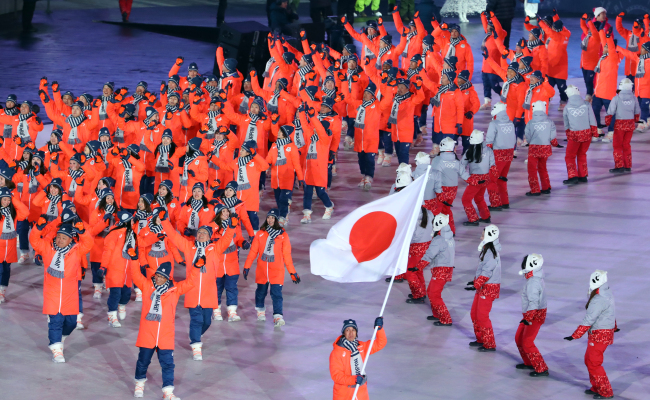 Athletes from Japan march into the stadium at the opening ceremony of the PyeongChang Winter Olympics in PyeongChang, Gangwon Province, Friday. (Yonhap)