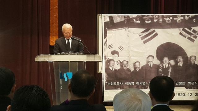 손정도 목사의 87기 추모식이 지난 12일 오전 11시 숭실대학교에서 열렸다. 유족측 대표로 참석한 손 목사의 장손 손명원 손컨설팅컴퍼니 대표가 연사로 나선 모습.