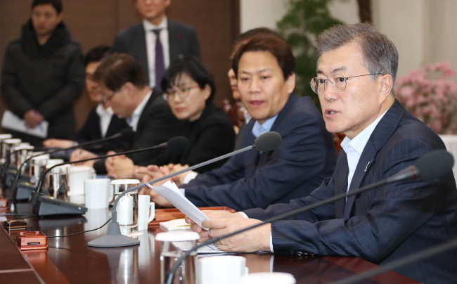 President Moon Jae-in speaks at the meeting with senior aides in Seoul on Monday. Yonhap