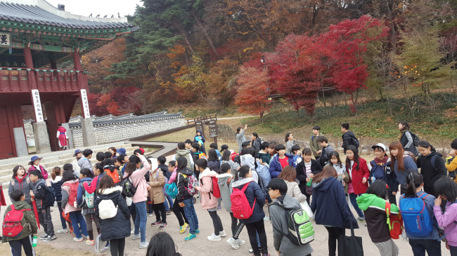 지난해 11월 남한산성서 해설이있는 문화 관광 프로그램 운영모습[사진제공=성남시]
지난해 11월 남한산성서 해설이있는 문화 관광 프로그램 운영모습[사진제공=성남시]