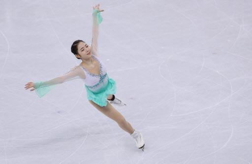 지난 11일 오전 강릉아이스아레나에서 열린 2018 평창동계올림픽 피겨 팀이벤트 여자 싱글 쇼트 프로그램에서 최다빈이 연기를 펼치고 있다. 최다빈은 이날 65.73으로 시즌베스트를 기록했다.  [연합뉴스]