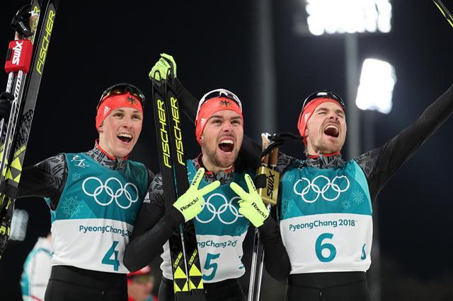 2018 평창동계올림픽 노르딕복합 라지힐 개인 10km 경기에서 금은동메달을 휩쓴 독일의 요하네스 리제크(가운데, 금메달), 파비안 리슬레(오른쪽, 은메달), 에릭 프렌젤(왼쪽, 동메달).  [연합뉴스]