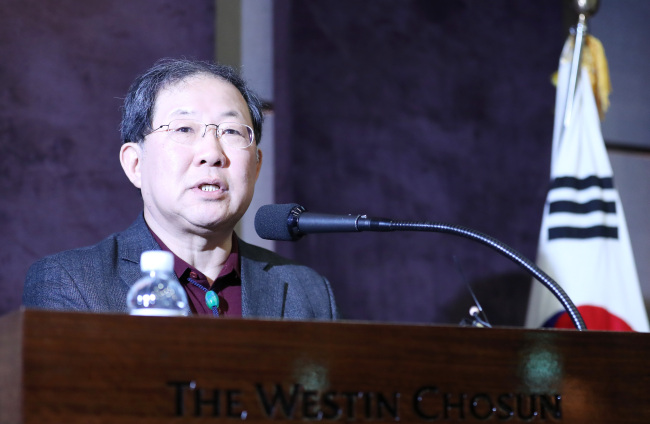 Bahk Byong-won speaks at the 49th general meeting of the KEF at the Westin Chosun Seoul on Thursday. (Yonhap)