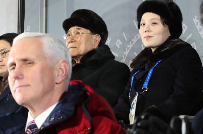 US Vice President Mike Pence (left) and North Korea's Kim Yo-jong (right)(Yonhap)