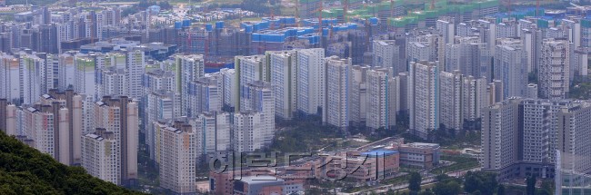 LH토지주택연구원을 비롯해 한국감정원과 건설산업연구원 등 곳곳에서 주택시장 침체 전망을 내놨다. [헤럴드경제DB]