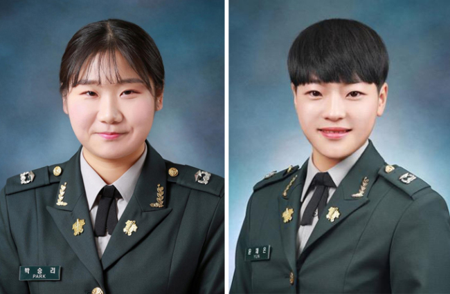 여군 장교 최초 기갑 장교로 임관한 박승리(왼쪽), 윤채은 소위 (사진=연합뉴스)
