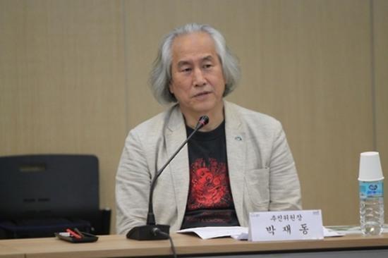 한국천주교주교회의 의장 김희중 대주교가 사제의 성폭력 사실에 대해 28일 공개사과하고 있다.  [연합뉴스]