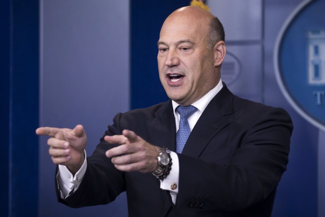 <YONHAP PHOTO-1588> epa06585897 Director of the National Economic Council Gary Cohn responds to a question from the news media during the White House daily briefing at the White House in Washington, DC, USA, 28 September 2017 (issued 06 March 2018). The White House top economic adviser, Gary Cohn, announced his resignation. Cohn clashed with President Trump on recent trade policies. EPA/SHAWN THEW/2018-03-07 08:49:42/ <저작권자 ⓒ 1980-2018 ㈜연합뉴스. 무단 전재 재배포 금지.>
<YONHAP PHOTO-1588> epa06585897 Director of the National Economic Council Gary Cohn responds to a question from the news media during the White House daily briefing at the White House in Washington, DC, USA, 28 September 2017 (issued 06 March 2018). The White House top economic adviser, Gary Cohn, announced his resignation. Cohn clashed with President Trump on recent trade policies. EPA/SHAWN THEW/2018-03-07 08:49:42/ <저작권자 ⓒ 1980-2018 ㈜연합뉴스. 무단 전재 재배포 금지.>