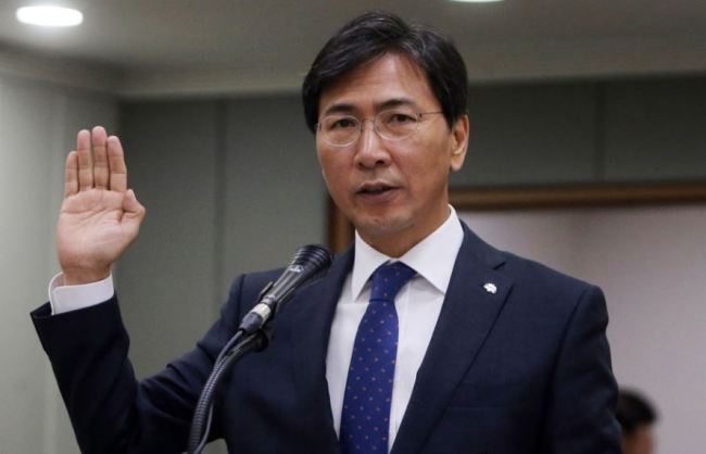 Ex-governor An Hee-jung (Yonhap)