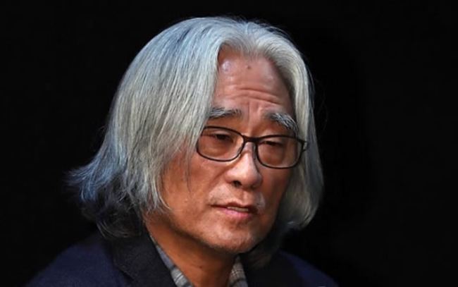 Theatrical director Lee Youn-taek (Yonhap)
