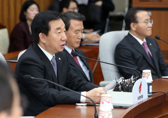 Rep. Kim Sung-tae, floor leader of the Liberty Korea Party speaks at the National Assembly on Wednesday. (Yonhap)