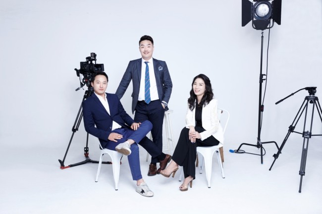 왼쪽부터 최현준 재무이사, 윤욱 대표이사, 조부영 총괄이사
