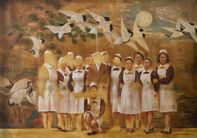 Helena Parada Kim, Nurses and cranes, 180x250 cm, oil on linen, 2017.[사진제공=초이앤라거갤러리]