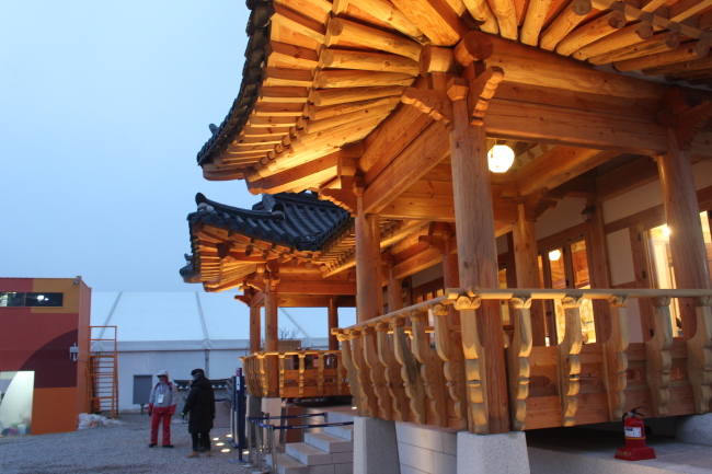 The Traditional Culture Pavilion & Traditional Culture Plaza in the PyeongChang Olympic Plaza in Daegwallyeong-myeon, Gangwon Province. (Yoon Min-sik/The Korea Herald)