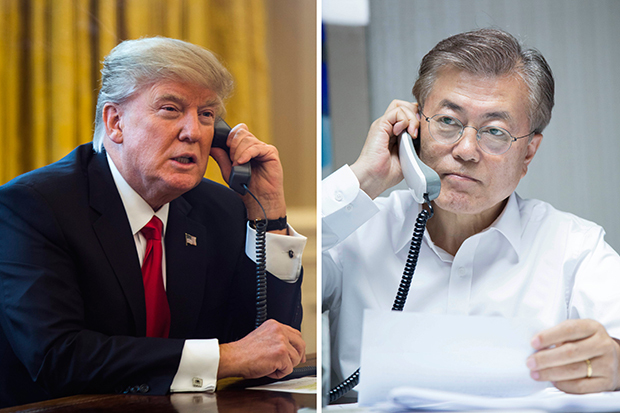 President Moon Jae-in(right) and US President Donald Trump. Yonhap