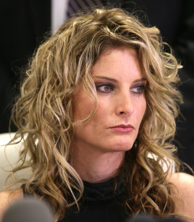 <YONHAP PHOTO-1318> epa06616463 (FILE) - Summer Zervos attends a press conference with her attorney where she announced she has filed a defamation lawsuit against US President-elect Trump, in Los Angeles, California, USA, 17 January 2017 (issued 20 March 2018). A federal judge in New York has ruled that a defamation lawsuit against US President Donald J. Trump may proceed. EPA/MIKE NELSON/2018-03-21 06:18:28/ <저작권자 ⓒ 1980-2018 ㈜연합뉴스. 무단 전재 재배포 금지.>
<YONHAP PHOTO-1318> epa06616463 (FILE) - Summer Zervos attends a press conference with her attorney where she announced she has filed a defamation lawsuit against US President-elect Trump, in Los Angeles, California, USA, 17 January 2017 (issued 20 March 2018). A federal judge in New York has ruled that a defamation lawsuit against US President Donald J. Trump may proceed. EPA/MIKE NELSON/2018-03-21 06:18:28/ <저작권자 ⓒ 1980-2018 ㈜연합뉴스. 무단 전재 재배포 금지.>