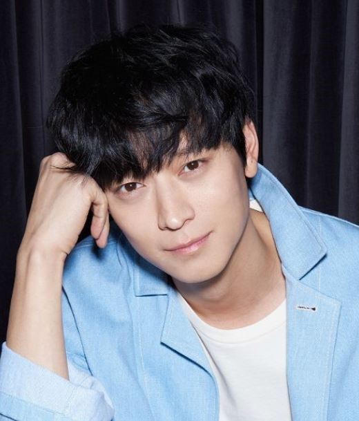 Gang Dong-won (YG Entertainment)
