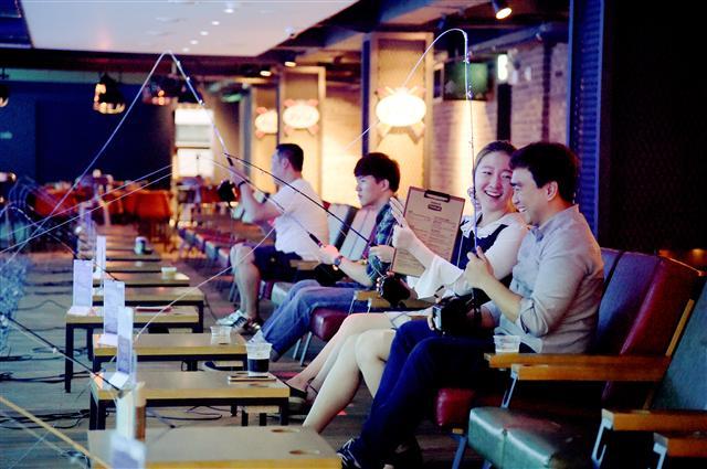 골프존이 스크린낚시, 스크린볼링 등으로 본격적인 사업영역 확장에 나섰다.
[제공=골프존 ]