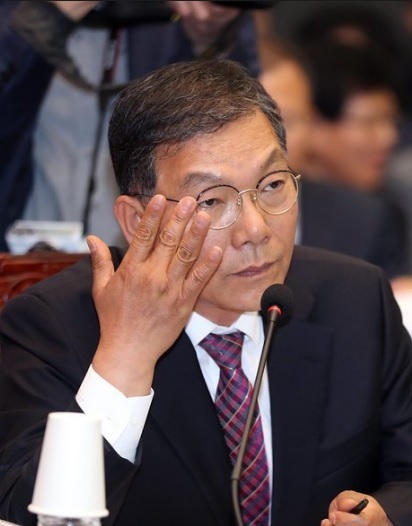 장만채 전 도 교육감이 더불어민주당 입당 심사가 장기화 되면서 조속할 결정을 촉구하고 나섰다. [사진=연합뉴스]