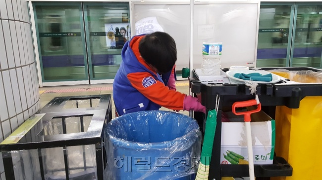 [오늘은 자폐인의날]“우리도 이제 세상 밖으로…일하는 게 행복합니다”