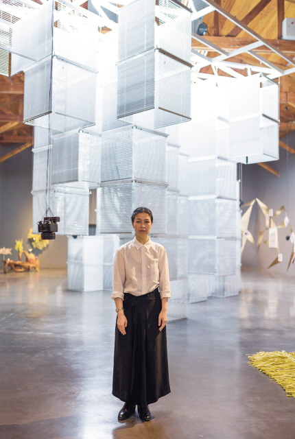 ① Sol LeWitt Upside Down’ 앞에 선 양혜규 작가.  ②‘Mountains of Encounter 2008.  ③ The Intermediate-Pair Incarnate, Gwynplaine and Ursus 2015. [제공=국제갤러리]