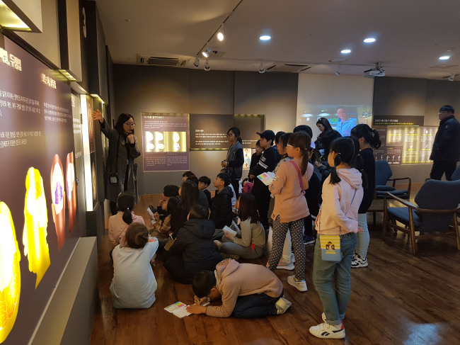 뇌 건강 체험박물관 찾은 학생들.[사진=성남시 제공]
뇌 건강 체험박물관 찾은 학생들.[사진=성남시 제공]