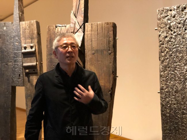 조각가 정현의 개인전이 금호미술관에서 5월 22일까지 열린다. 2016년 프랑스파리에서 대규모 전시 이후 첫 국내전이다. [사진=이한빛 기자/vicky@]